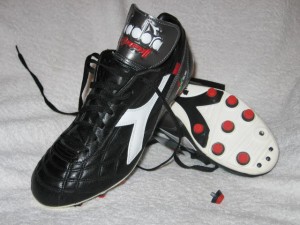 Football shoes with removable on sale studs